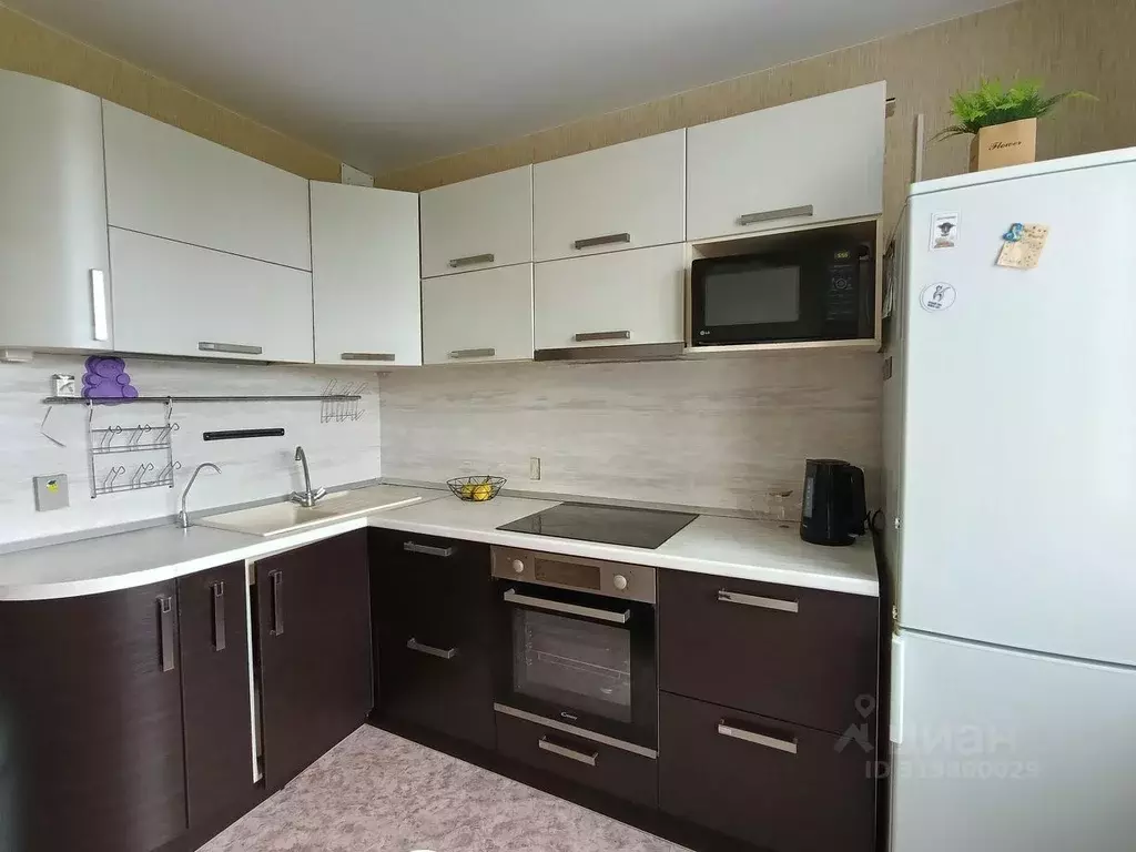 3-к кв. Челябинская область, Челябинск ул. Бейвеля, 63 (77.0 м) - Фото 1