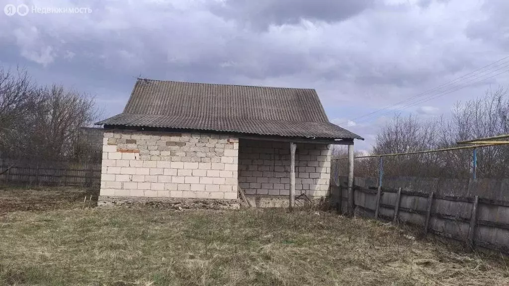 Дом в Обоянский район, Усланский сельсовет, село Трубеж (121 м) - Фото 1