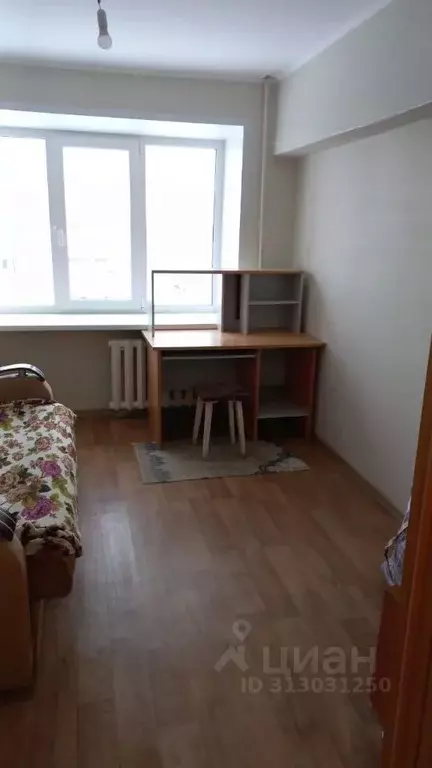 Комната Тюменская область, Тюмень ул. Чекистов, 33 - Фото 1