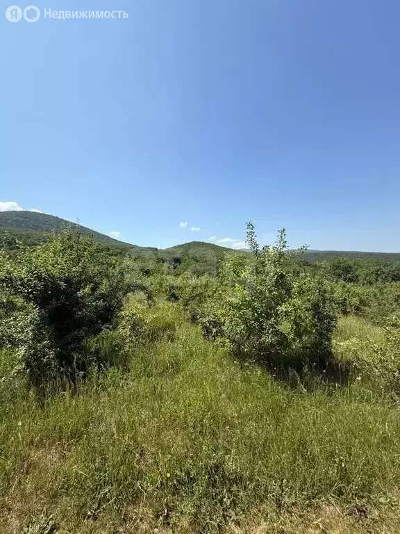 Участок в село Земляничное, Шоссейная улица (12 м) - Фото 1