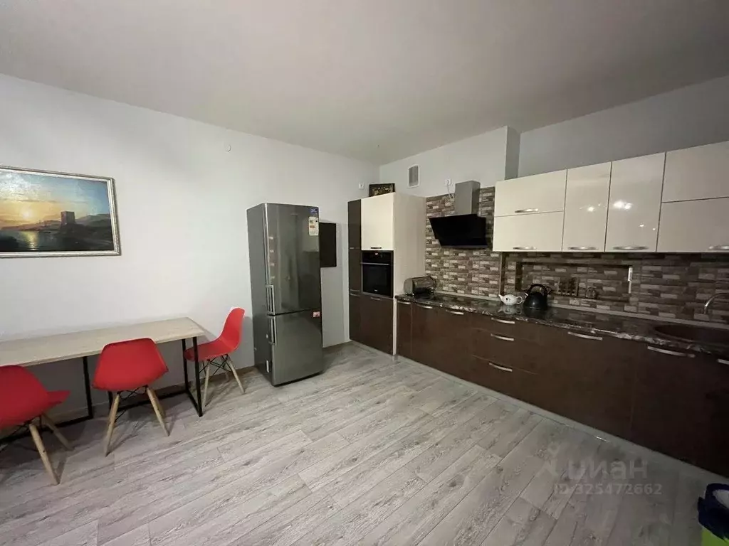 2-к кв. Саха (Якутия), Якутск ул. Петра Алексеева, 72/1 (52.0 м) - Фото 1