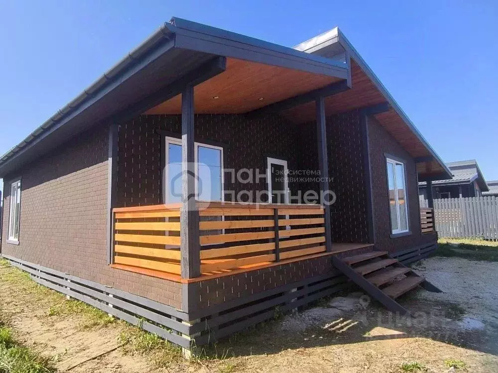 Дом в Ленинградская область, Ломоносовский район, Русско-Высоцкое ... - Фото 1