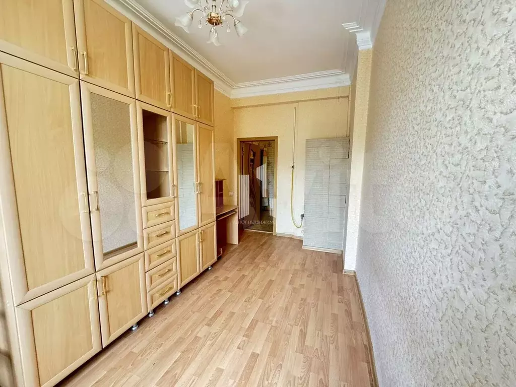 Комната 12,8 м в 1-к., 2/2 эт. - Фото 1