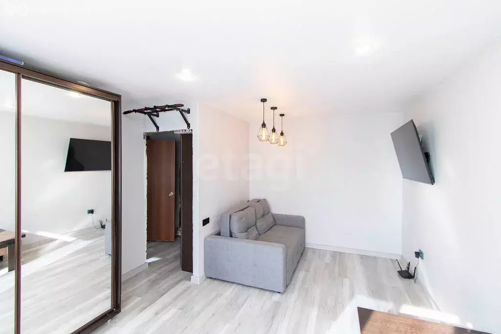 1-комнатная квартира: Тюмень, улица Коммунаров, 39 (30 м) - Фото 1