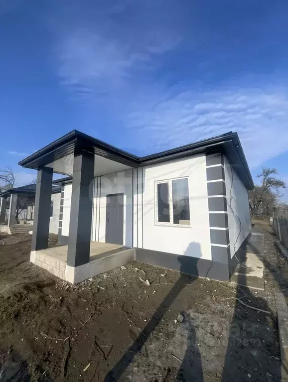 Дом в Краснодарский край, Темрюк Факел СНТ, ул. Урожайная (80 м) - Фото 1