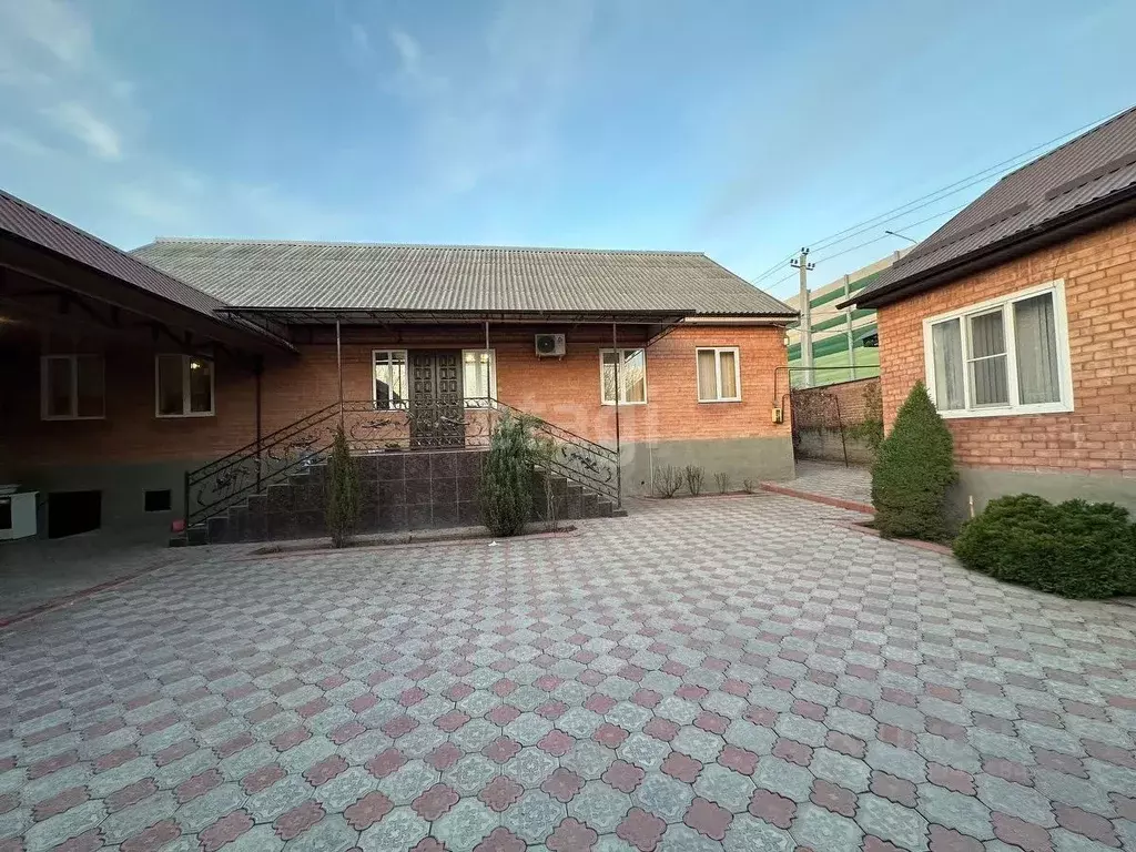 Дом в Ингушетия, Назрановский район, с. Экажево ул. Джабагиева, 8 (150 ... - Фото 0