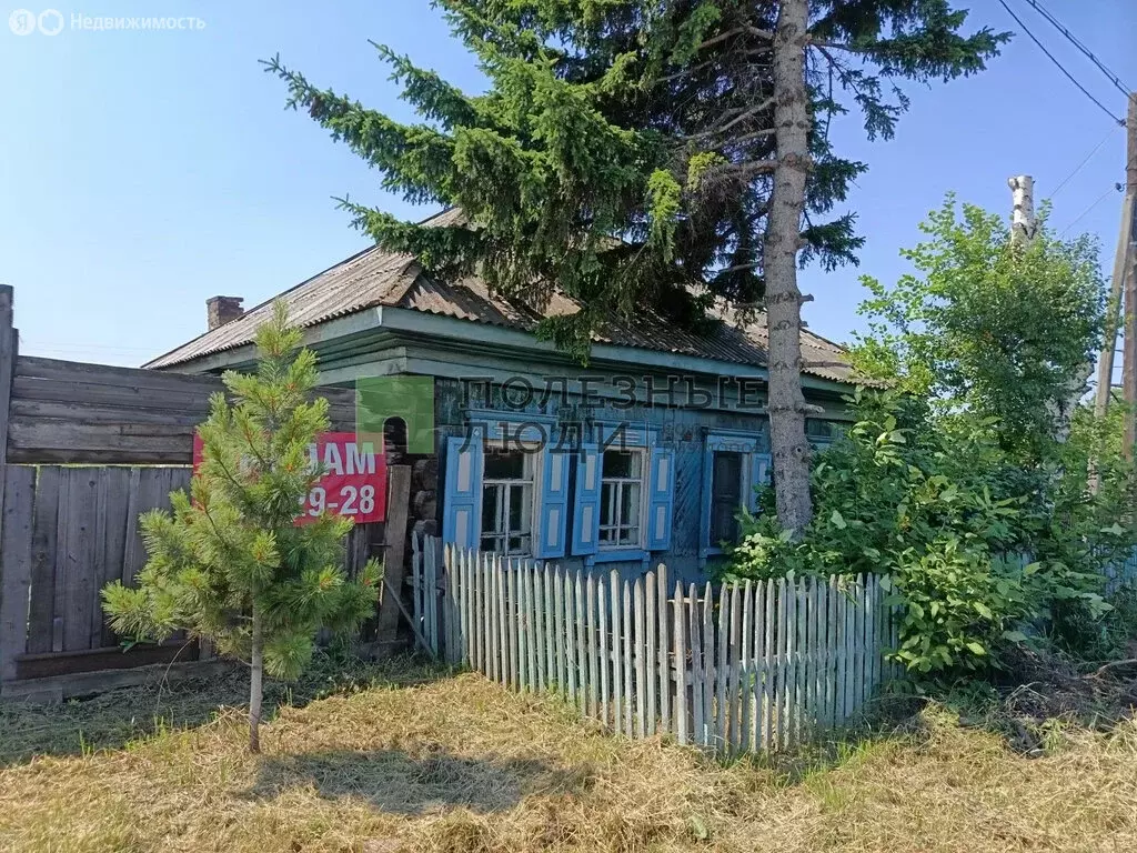 Дом в Емельяново, посёлок городского типа Емельяново, улица ... - Фото 1