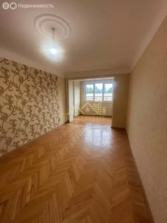 3-комнатная квартира: село Октябрьское, улица Павла Тедеева, 115 (60.8 ... - Фото 1
