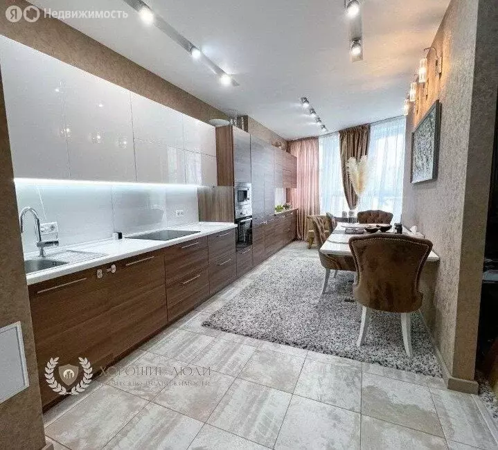 3-комнатная квартира: Новосибирск, улица Чаплыгина, 93 (100 м) - Фото 0