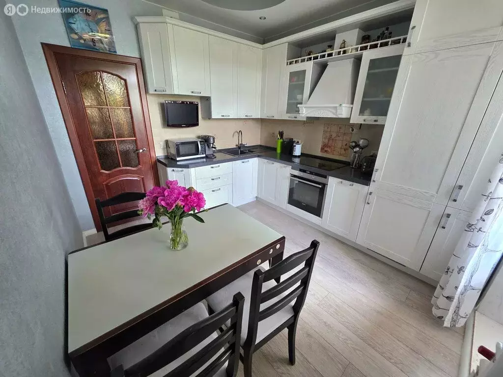 3-комнатная квартира: Москва, Днепропетровская улица, 25к1 (77 м) - Фото 0