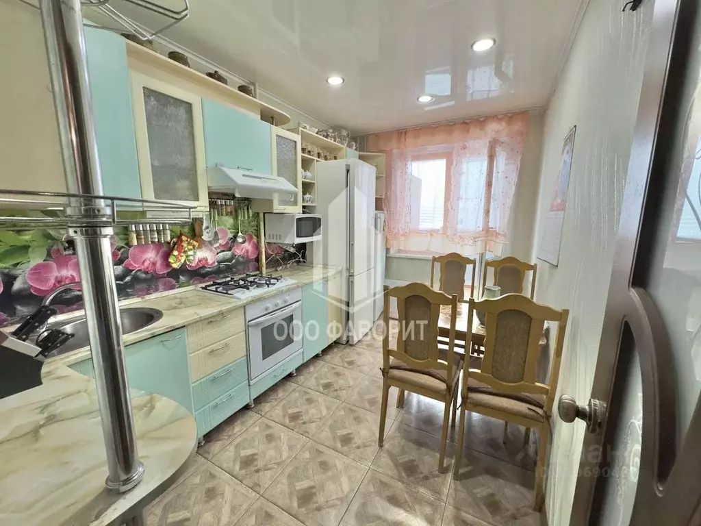 3-к кв. Волгоградская область, Волгоград ул. Таращанцев, 64а (69.9 м) - Фото 0