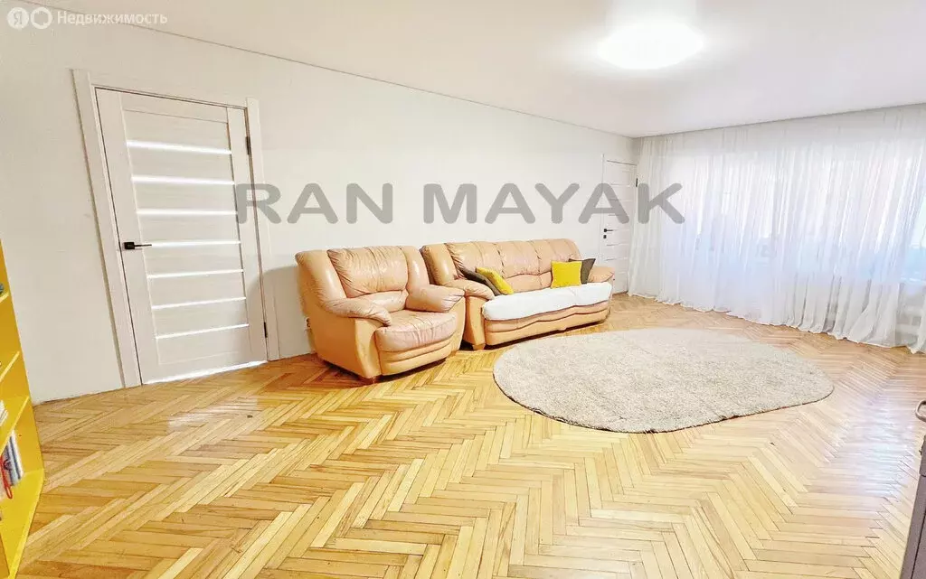 4-комнатная квартира: Майкоп, улица Хакурате, 222 (108.8 м) - Фото 1