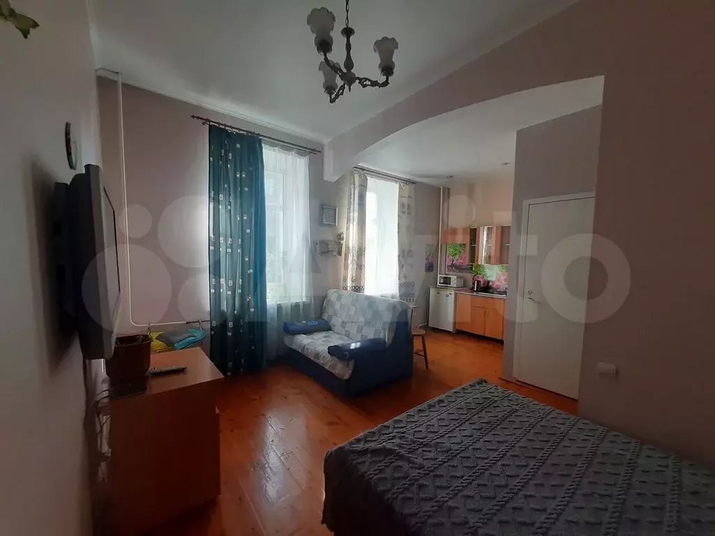 Комната 28 м в 3-к., 1/3 эт. - Фото 0