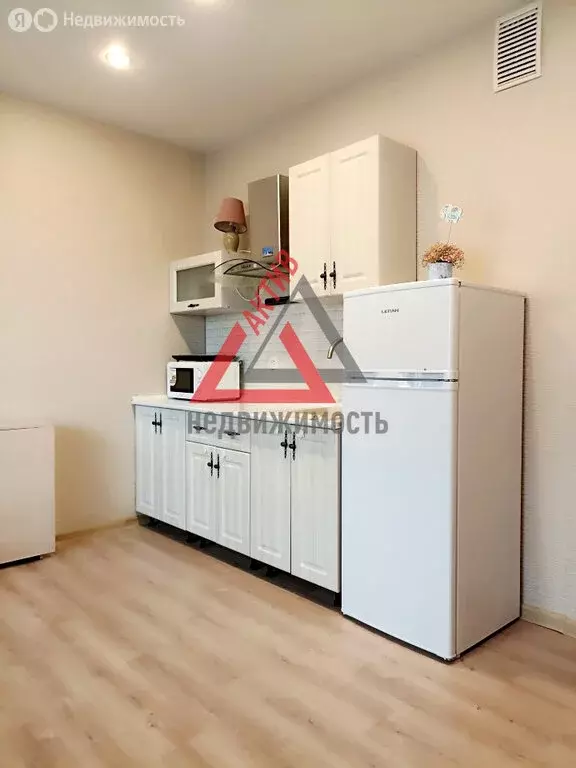 Квартира-студия: Каменск-Уральский, улица Суворова, 20 (24.1 м) - Фото 1