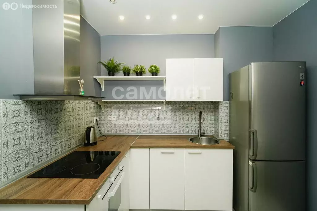 2-комнатная квартира: Омск, улица Ватутина, 18 (66.6 м) - Фото 1