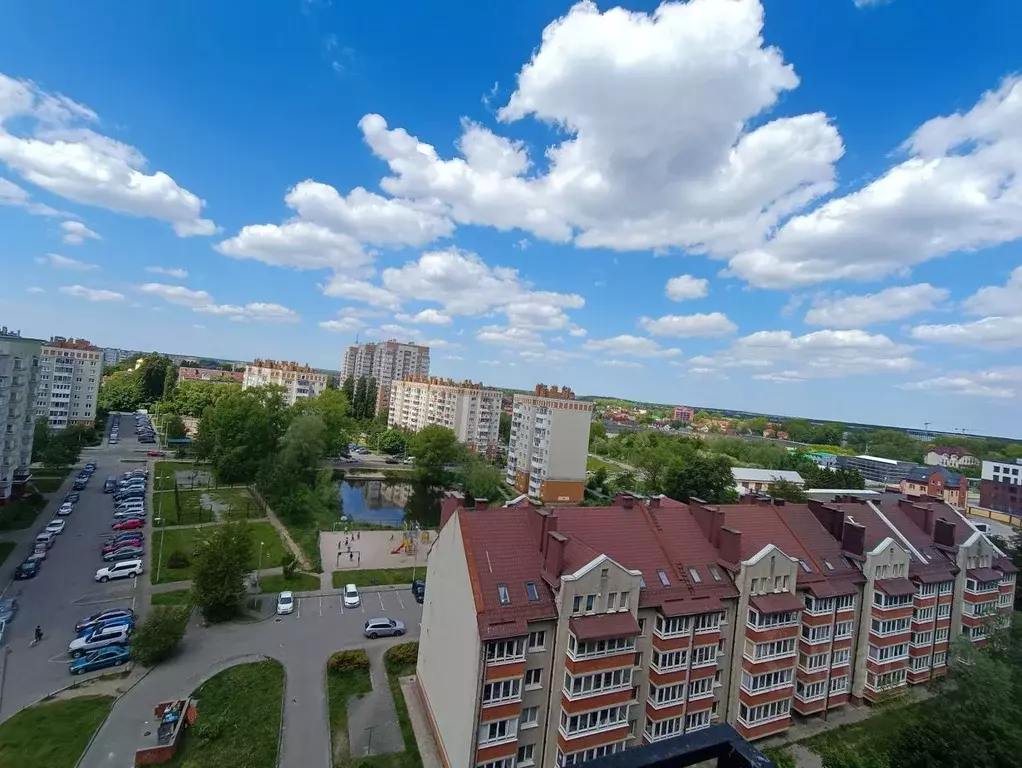 2-к кв. Калининградская область, Калининград Осенняя ул., 6Б (74.9 м) - Фото 0