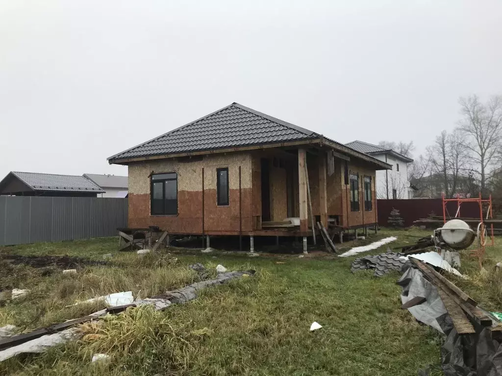 Дом в Тверская область, Калязин ул. Чистые пруды (80 м) - Фото 1