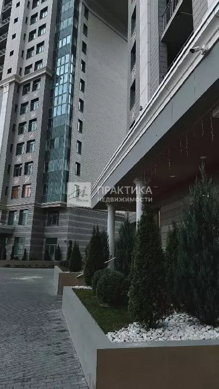 Продается 4-комнатная квартира - Фото 1