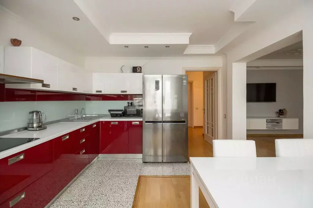 3-к кв. Тюменская область, Тюмень ул. Сакко, 30 (96.5 м) - Фото 1