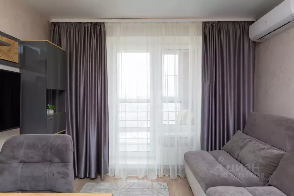 Студия Тюменская область, Тюмень ул. Тимофея Чаркова, 28 (24.0 м) - Фото 1