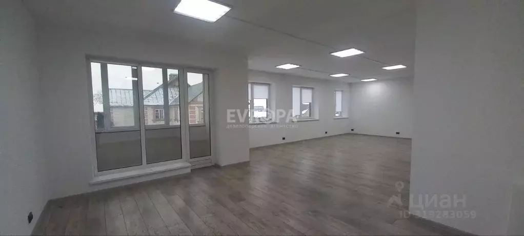 Офис в Ульяновская область, Ульяновск Верхнеполевая ул., 8 (70 м) - Фото 0