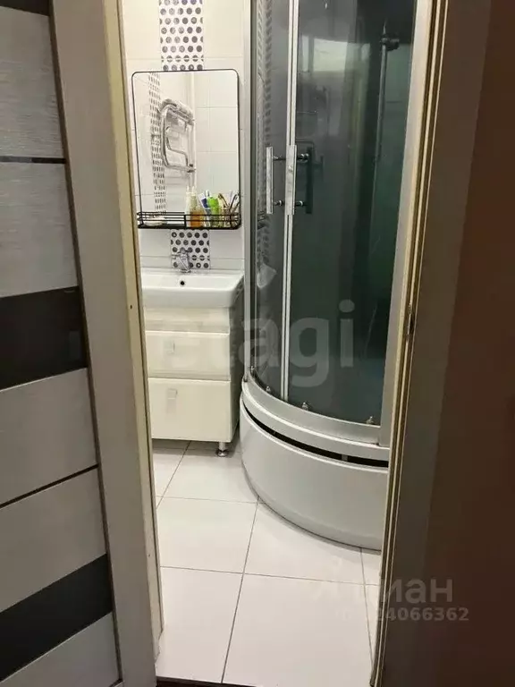 4-к кв. Красноярский край, Красноярск ул. Молокова, 17 (80.4 м) - Фото 1