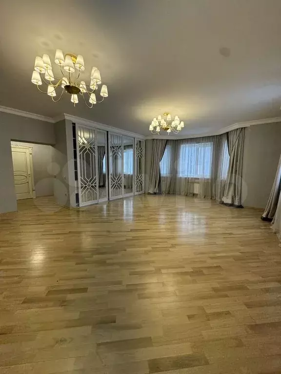 3-к. квартира, 95 м, 4/4 эт. - Фото 0