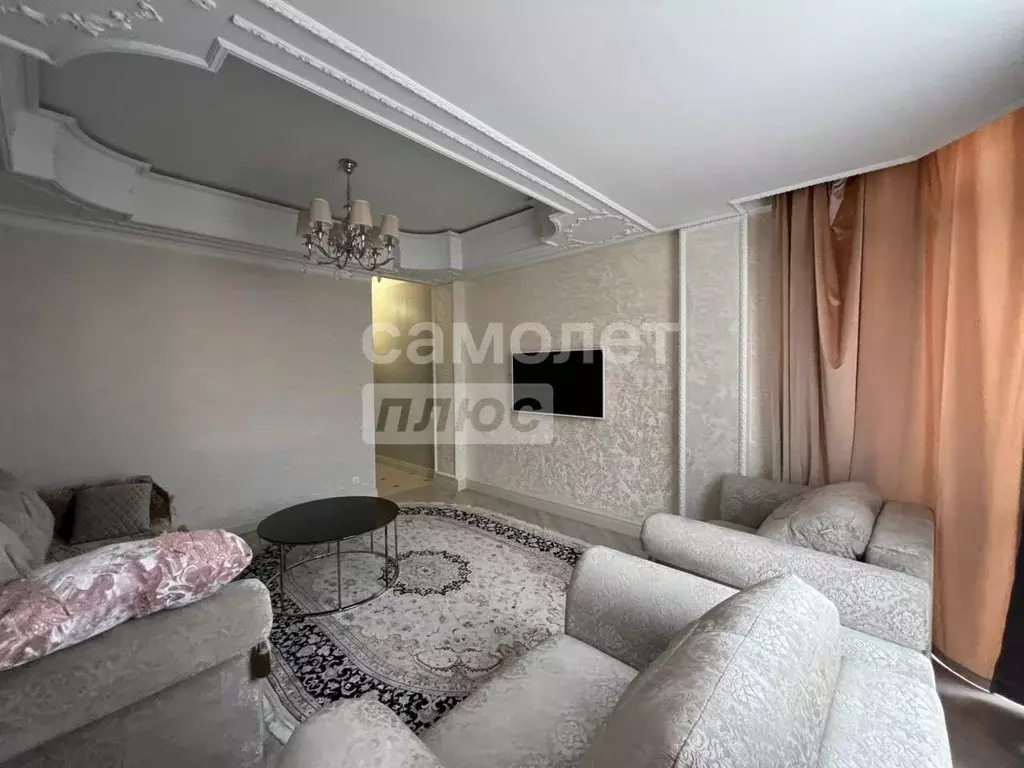 2-к кв. Дагестан, Махачкала ул. Шелковая, 11 (70.0 м) - Фото 1