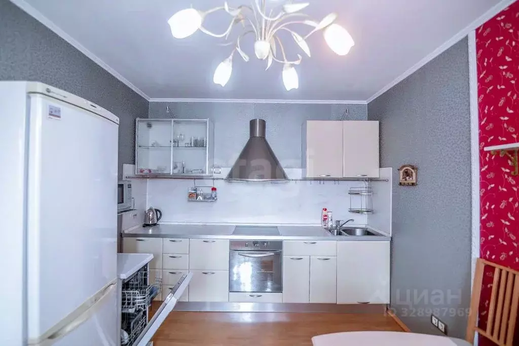 3-к кв. Сахалинская область, Южно-Сахалинск ул. Чехова, 29А (68.0 м) - Фото 1