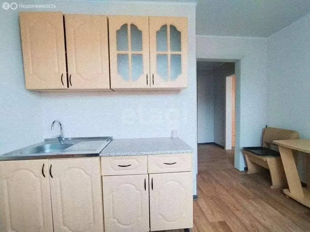 3-комнатная квартира: Горно-Алтайск, Коммунистический проспект, 129 ... - Фото 2