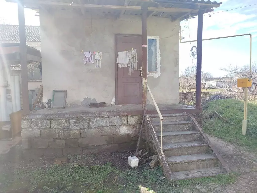 2-к кв. Крым, Кировский район, с. Приветное ул. Трудовая, 12 (29.4 м) - Фото 2