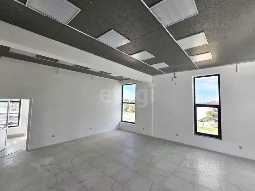 Торговая площадь в Севастополь ш. Монастырское, 68А/1 (60 м) - Фото 1