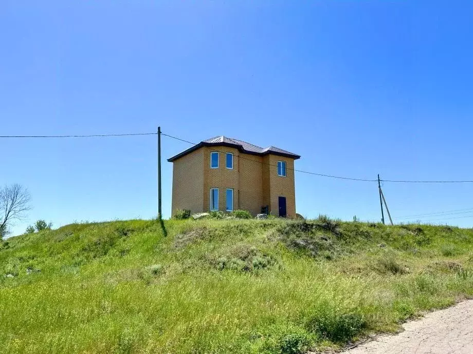 Дом в Саратовская область, с. Боковка ул. Лесная (107 м) - Фото 1