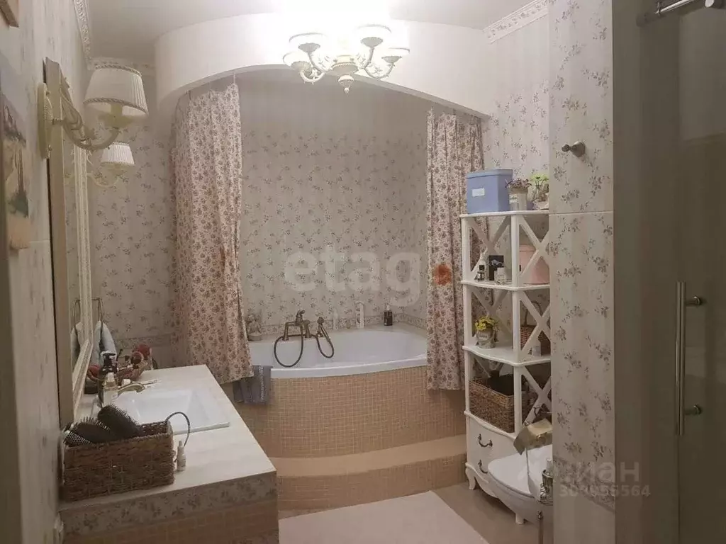 3-к кв. Брянская область, Брянск ул. Дуки, 47 (110.0 м) - Фото 0