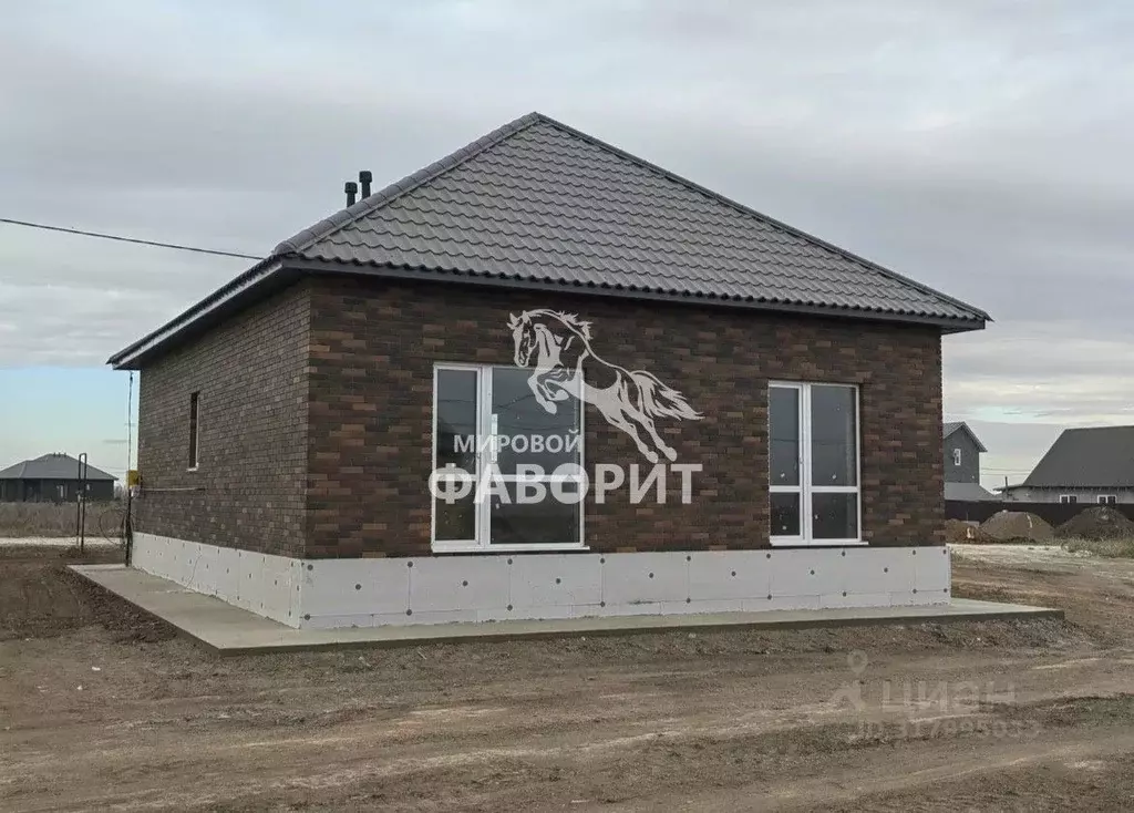 Дом в Оренбургская область, Оренбургский район, с. Подгородняя ... - Фото 1