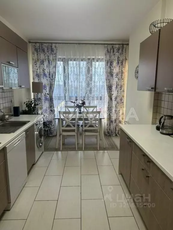 2-к кв. Тюменская область, Тюмень ул. Максима Горького, 68 (82.0 м) - Фото 1