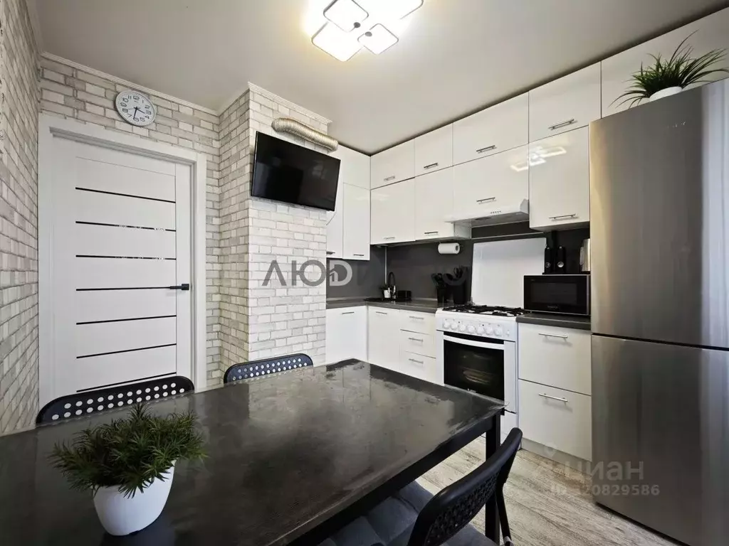 2-к кв. Башкортостан, Уфа Максимовка мкр, ул. Юшатырская, 15 (55.2 м) - Фото 1