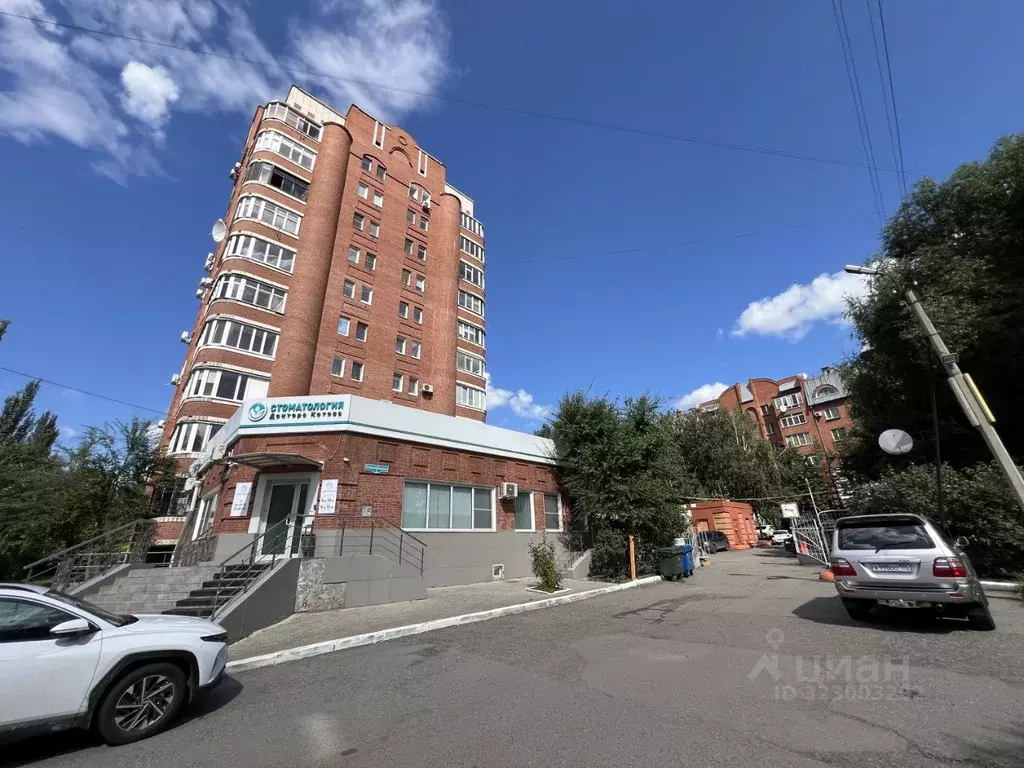 3-к кв. Омская область, Омск Осоавиахимовская ул., 2 (93.5 м) - Фото 1