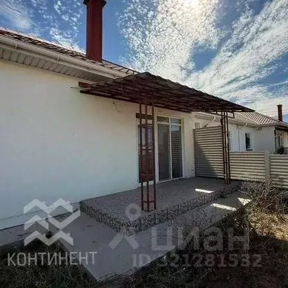 Дом в Крым, Сакский район, с. Уютное ул. Краснодарская (52 м) - Фото 1