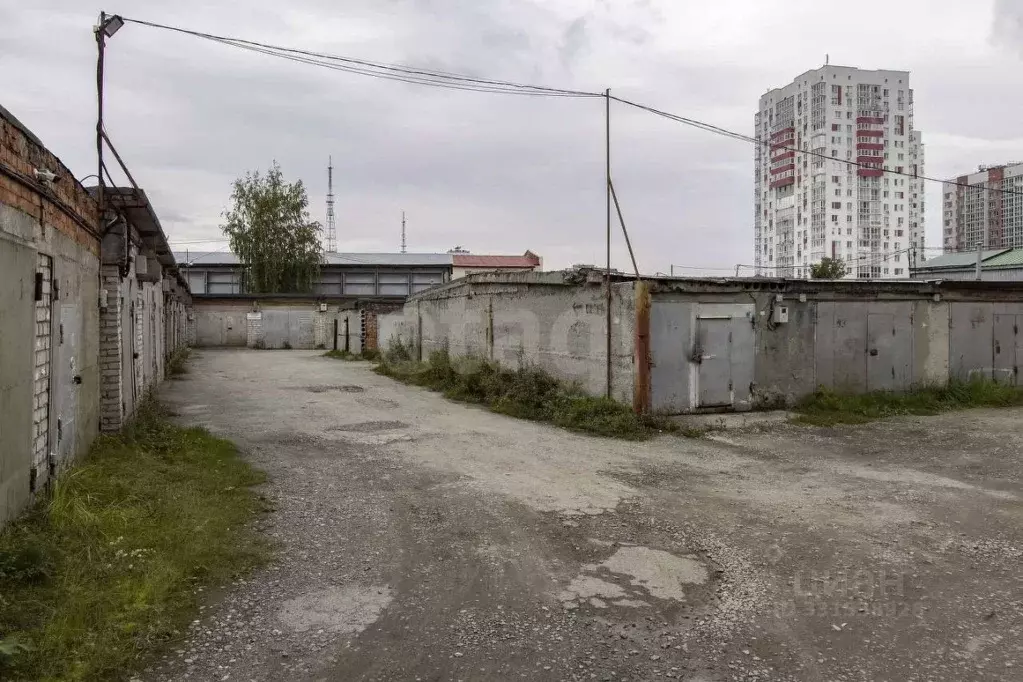 Гараж в Тюменская область, Тюмень ул. 50 лет Октября, 79 (17 м) - Фото 1