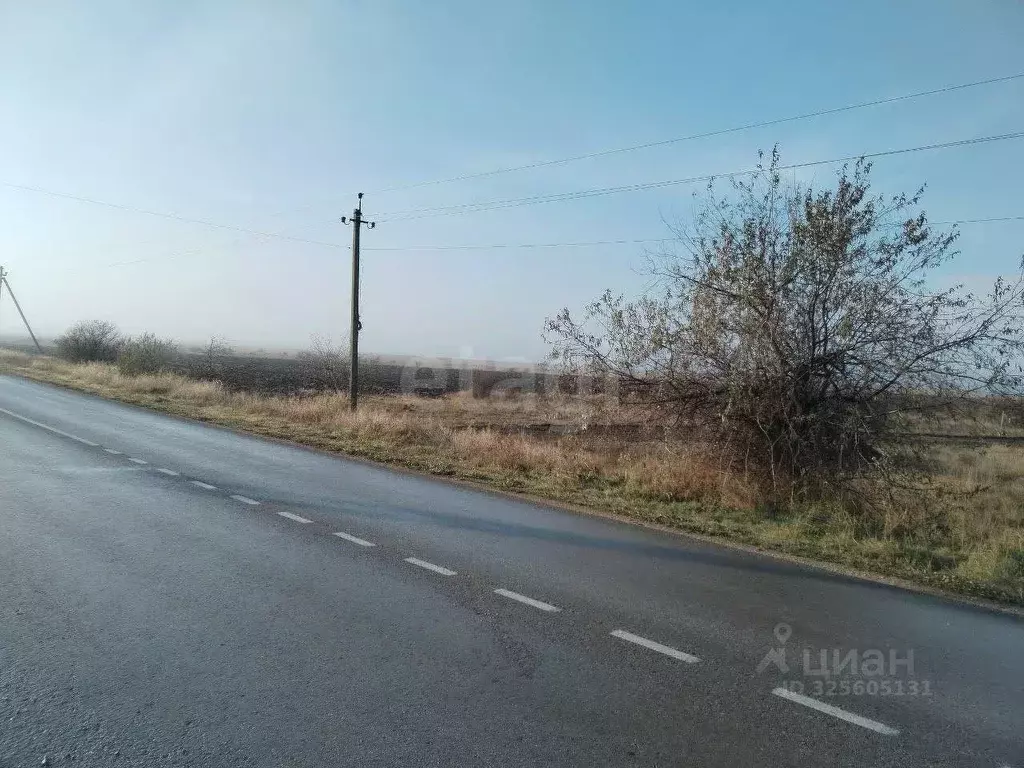 Участок в Крым, Ленинский район, Семисотское с/пос, с. Каменское ул. ... - Фото 1