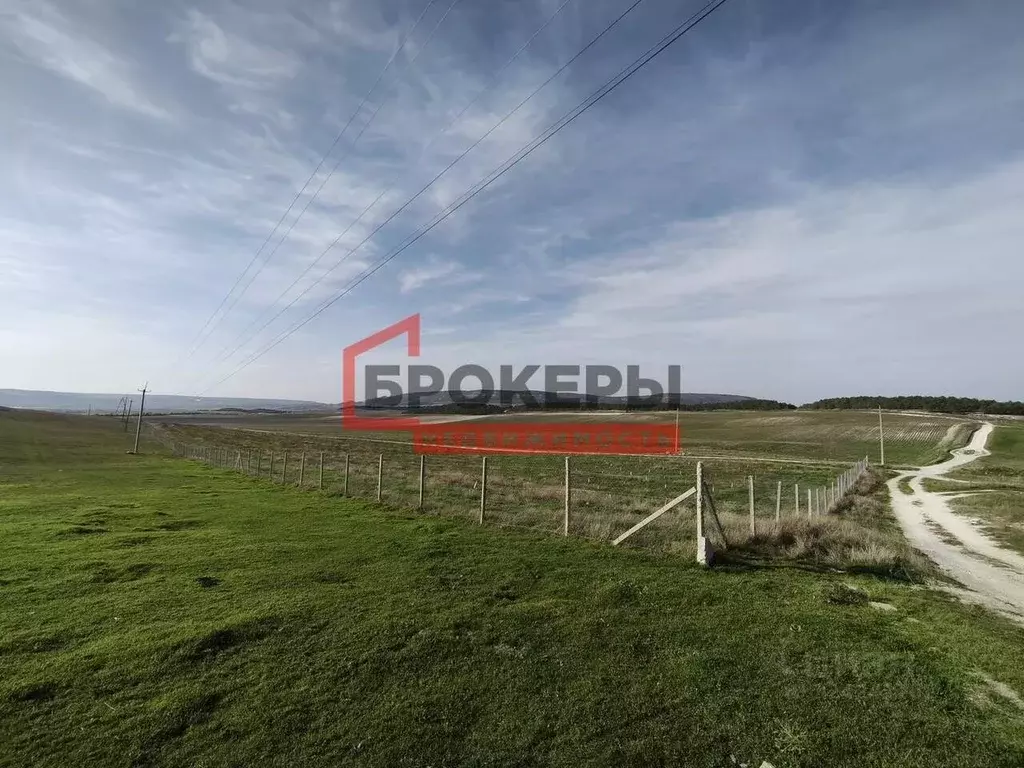 Участок в Крым, Бахчисарайский район, Железнодорожненское с/пос, с. ... - Фото 1