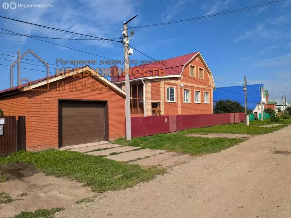 Дом в Янаул, улица Радика Гареева, 10 (170 м) - Фото 0