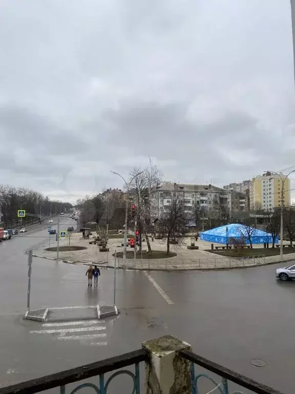Комната 19,9 м в 6-к., 2/2 эт. - Фото 1