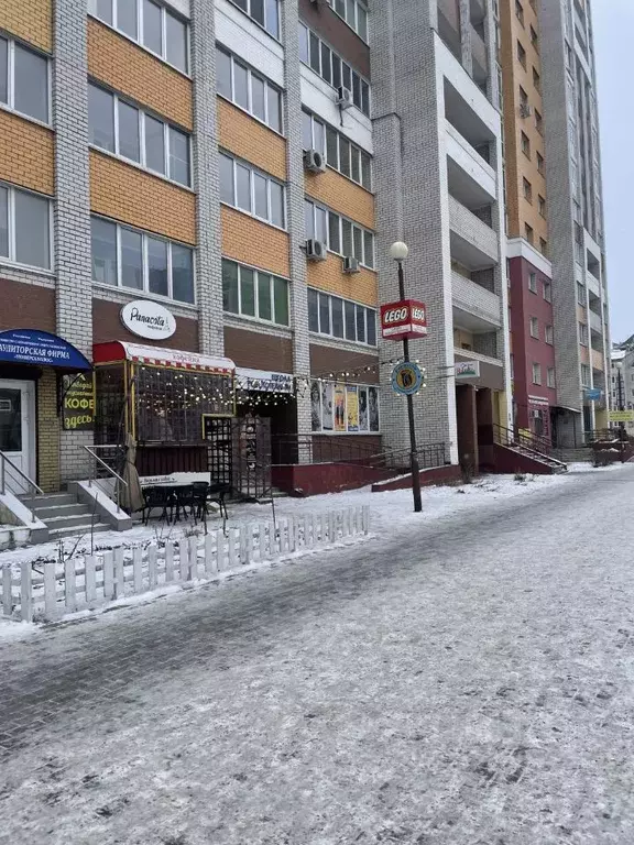 2-к кв. Брянская область, Брянск ул. Горбатова, 10 (65.6 м) - Фото 0
