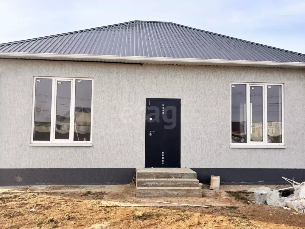 Дом в Астраханская область, Приволжский район, с. Осыпной Бугор ул. ... - Фото 1