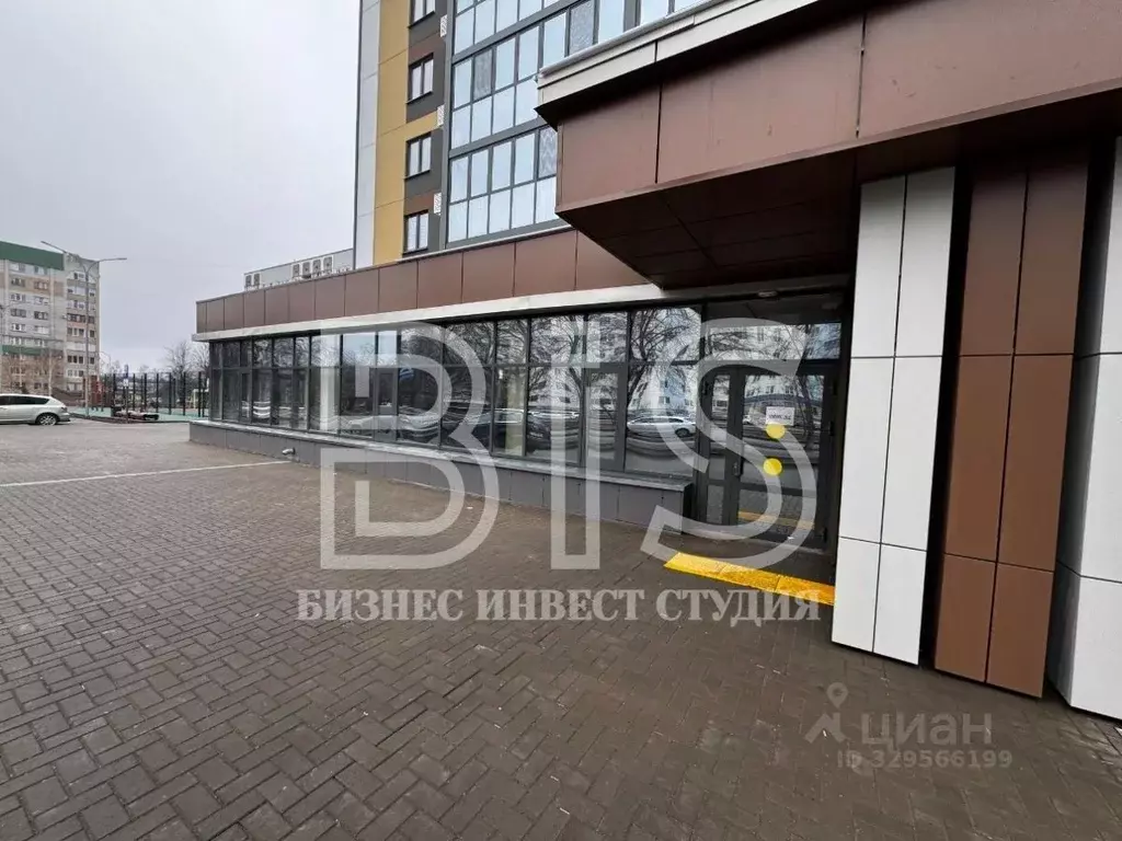 Помещение свободного назначения в Татарстан, Нижнекамск просп. ... - Фото 1