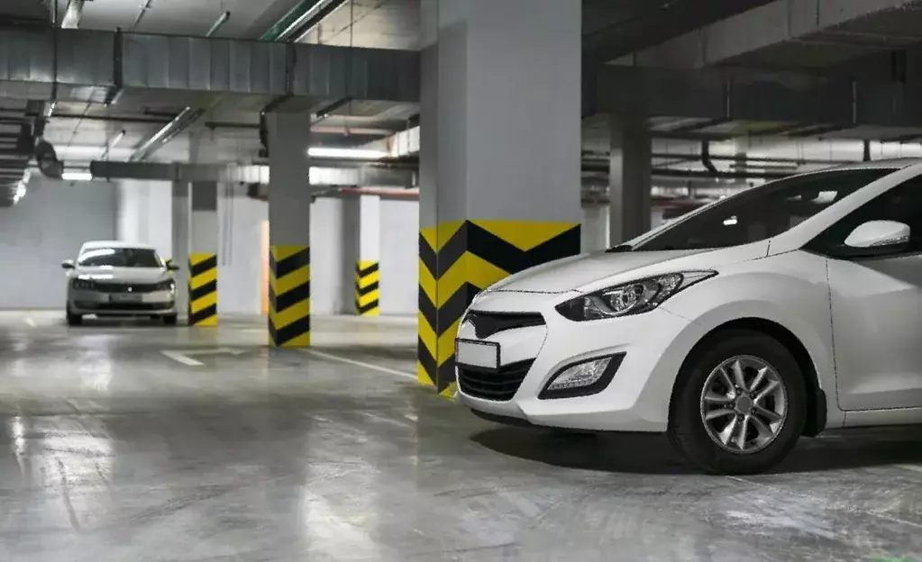 Гараж в Санкт-Петербург Адмиралтейская наб., 2 (13 м) - Фото 1