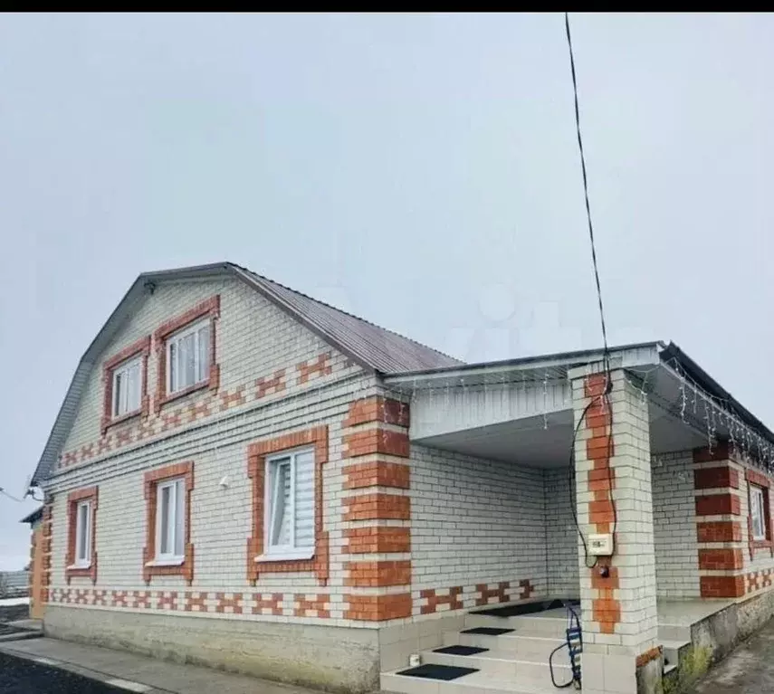 Дом в Саратовская область, Татищевский район, Октябрьское ... - Фото 0