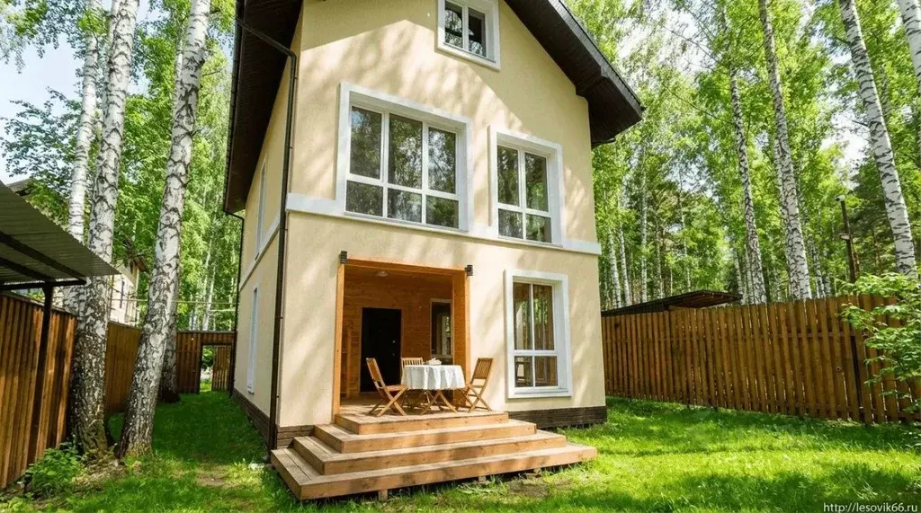 Дом в Свердловская область, Верхнее Дуброво пгт ул. Добрая, 40 (140 м) - Фото 1